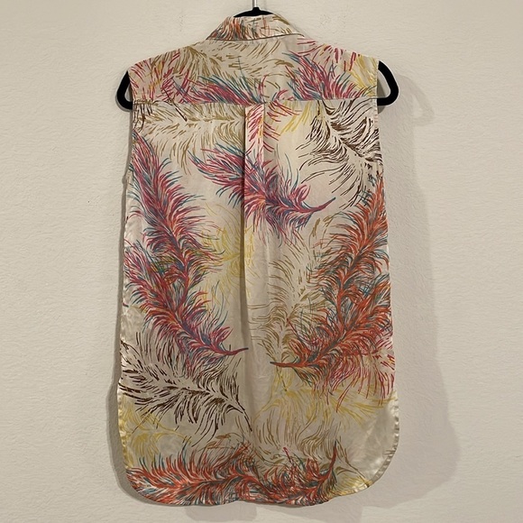 Cabi Women's 100% Silk Button Front Top XS Colorful Feather Print Sleeveless - Picture 4 of 16